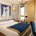 Vice Versa Hotel