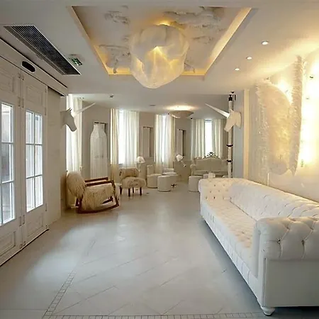 Otel Vice Versa 4*